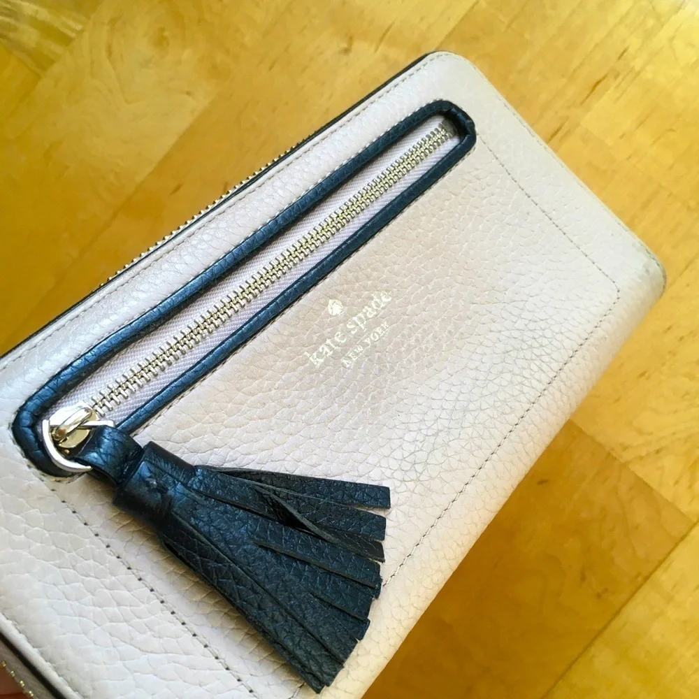 Kate Spade Wallet Zip Around Cream Beige Black